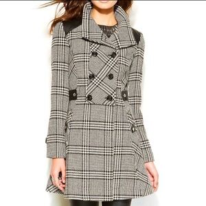 Vintage GUESS Women’s B&W Houndstooth Plaid Fit & Flare Wool-Blend Coat ~ Size L